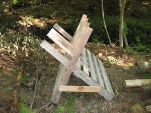 Here is an idea using 2 free wood pallets partly dismantled and angled ...