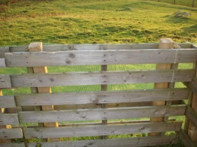 Building a Wood Pallet Fence Project - No Disassembling Needed