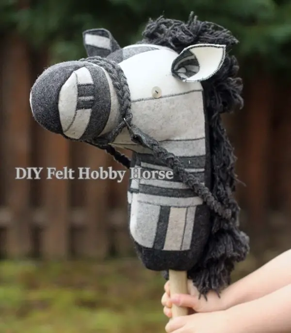 DIY Felt Hobby Horse