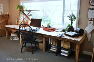 How to Build a Wood Pallet Desk Table DIY Project
