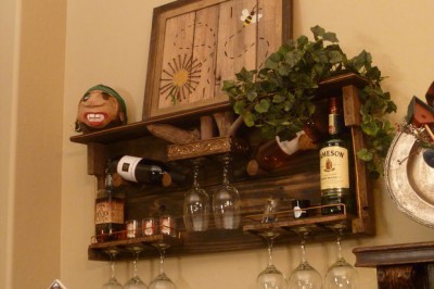 How To Build A Wood Pallet Wine Rack and Liquor Shelf