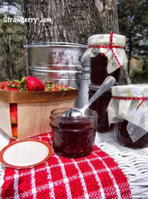 Simple Homesteading Canning Strawberry Jam