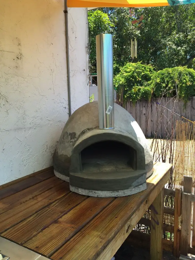 How to Frugally Build a Backyard Pizza Oven