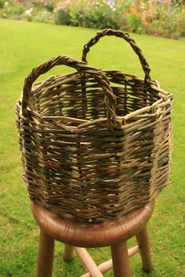 How to Weave a Bramble Willow Basket