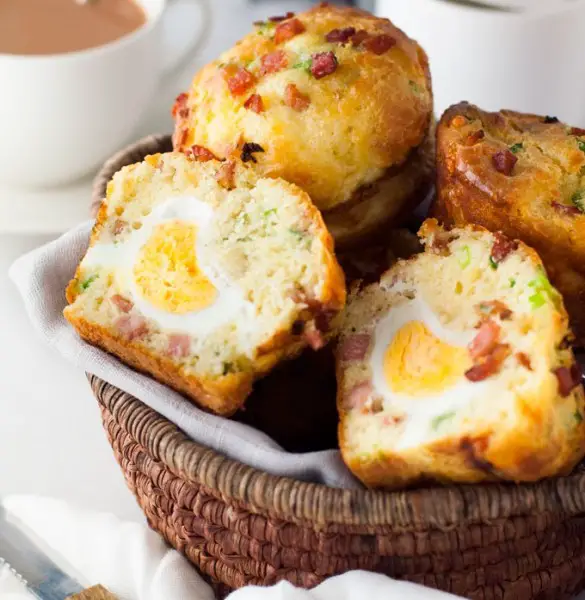Hearty Homestead Bacon and Egg Breakfast Muffins Recipe