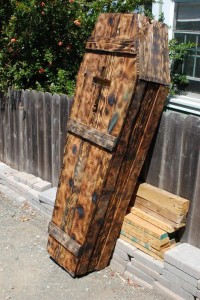 Build A Coffin From Pallets For Halloween