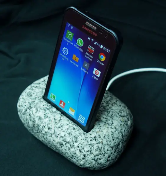 How to Create a Stone Phone Engery Charging Dock