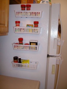 Magnetic spice racks by  by sbhayes09 on Instructables