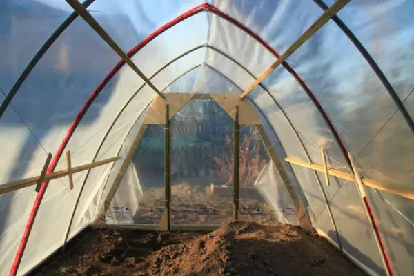 Build a Strong Sturdy Northern Greenhouse 