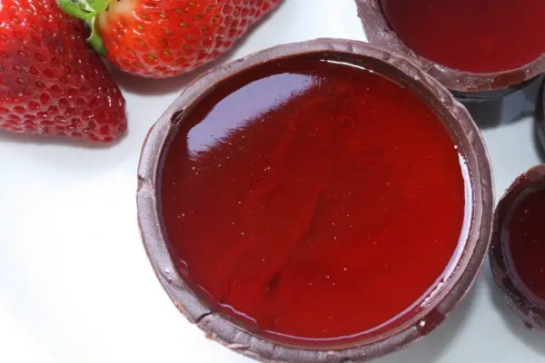 Mini Chocolate Bowl Strawberry Jello Shots Recipe 