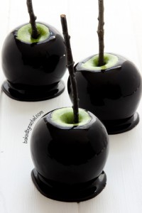 Make Black Caramel Apples For Halloween