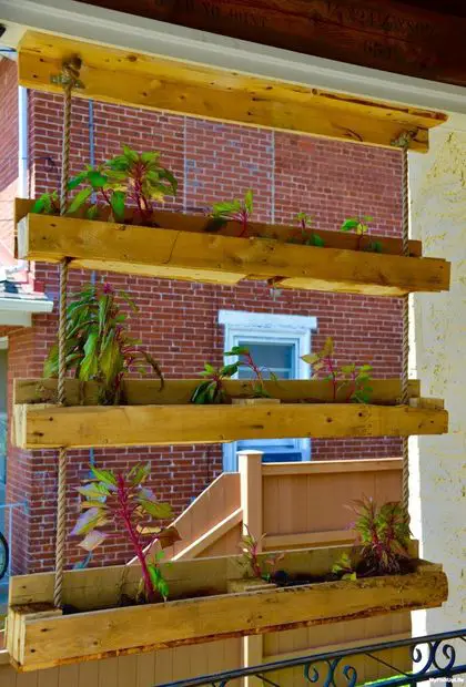Build a Hanging Garden Planter from Wood Pallets