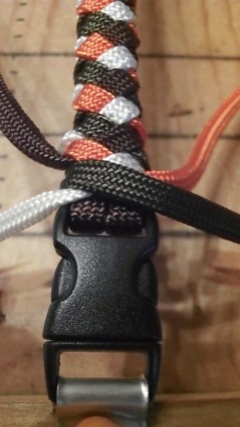 How To Braid 4 Strands of Paracord