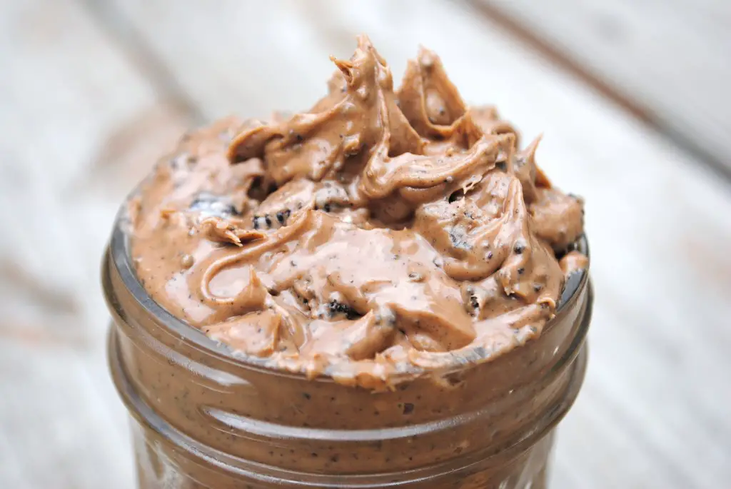 Chocolate Peanut Butter and Oreo Spread