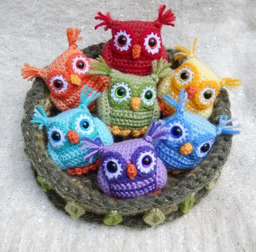 Free Crochet Pattern for Colorful Nesting Owls Project