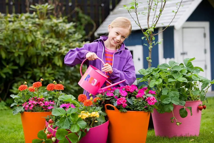 4 Tips for Involving Kids with Gardening