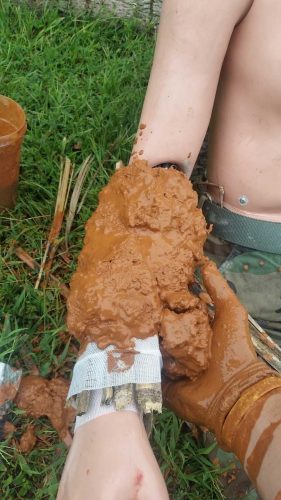 Survival Tips How to Make a Mud Cast 