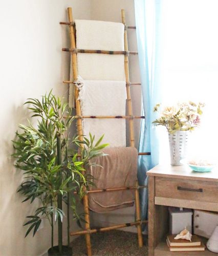 Homemade Bamboo Quilt Blanket Ladder DIY Project - The Homestead Survival