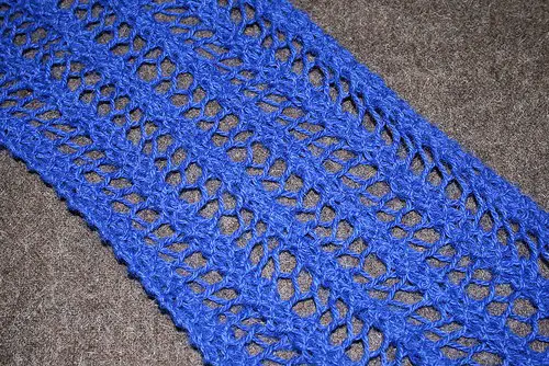 Wisp One Row Reversible Lace Scarf Craft Project